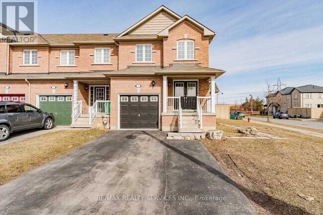 2 Tanasi Rd in Brampton, ON - Building Photo - Building Photo