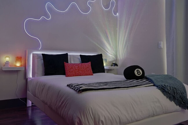 9127 Research Blvd in Austin, TX - Foto de edificio - Building Photo