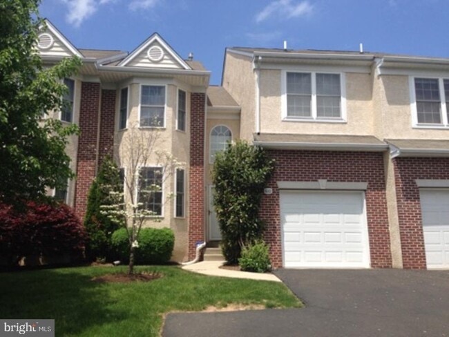 property at 810 Manchester Dr