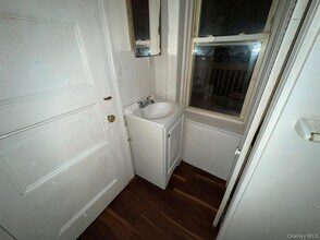 30 E Main St in Middletown, NY - Foto de edificio - Building Photo