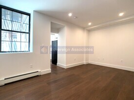 45 Tiemann Pl in New York, NY - Building Photo