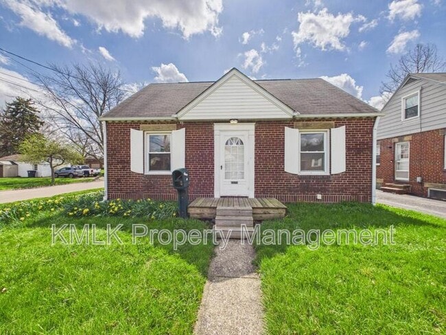 property at 1078 Lindsay Ave