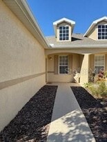 1027 Orca Ct in Holiday, FL - Building Photo