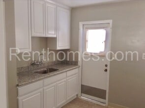 2758 Hornblend St in San Diego, CA - Building Photo - Building Photo
