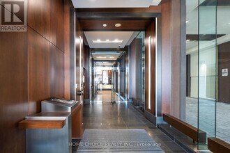 1430 Yonge St in Toronto, ON - Building Photo - Building Photo