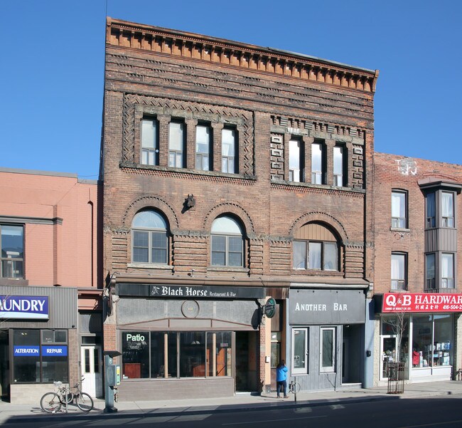 928 Bloor St W in Toronto, ON - Building Photo - Building Photo