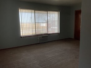 9729 - 9739 W Hampton Ave in Milwaukee, WI - Building Photo - Building Photo