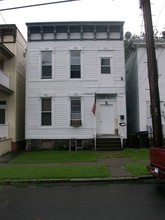 Triplex in Cohoes, NY - Foto de edificio - Building Photo