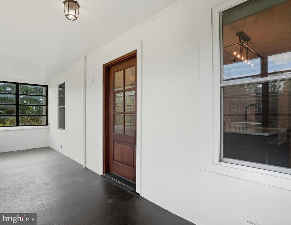 2110 S Fillmore St in Arlington, VA - Building Photo