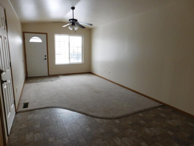 2442 Merlot Dr in Rapid City, SD - Building Photo - Building Photo