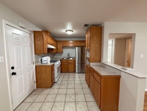 1608 Rockrose Rd in West Sacramento, CA - Building Photo - Building Photo