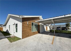 13 E San Andrea St in Edinburg, TX - Building Photo