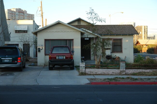 343-345 N 10th St N in Las Vegas, NV - Foto de edificio - Building Photo