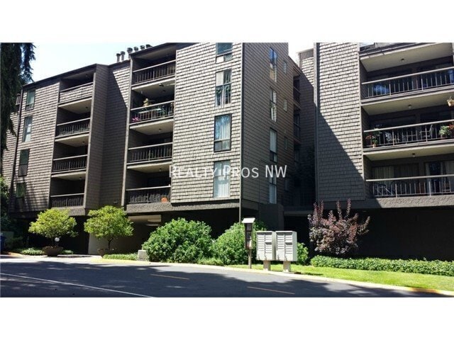 property at 13680 NE 69th St
