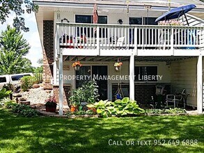 10425 Decatur Cir in Minneapolis, MN - Building Photo - Building Photo