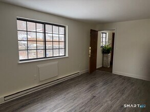 31 Craftwood Rd in Waterbury, CT - Building Photo - Building Photo