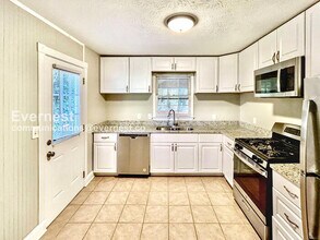 2789 Kilgore Rd in Buford, GA - Building Photo - Building Photo