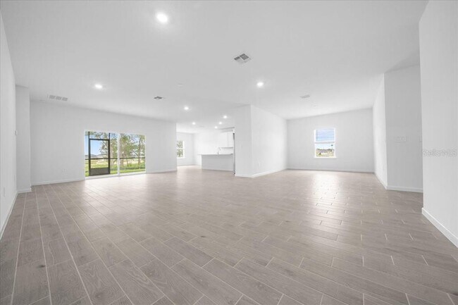 8885 SW 68th Ter Rd in Liberty Triangle, FL - Building Photo - Building Photo