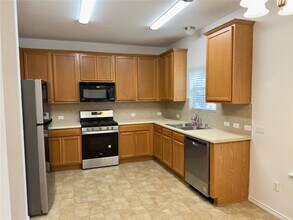 10317 Laredo Dr in Austin, TX - Building Photo - Building Photo
