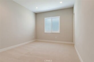 6548 Canyon Oaks Dr in Simi Valley, CA - Building Photo - Building Photo