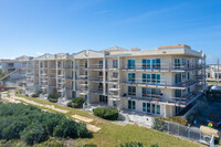 Cristal in Indian Harbour Beach, FL - Foto de edificio - Building Photo