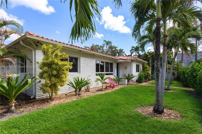 7311 NE 8th Ave in Miami, FL - Building Photo - Building Photo