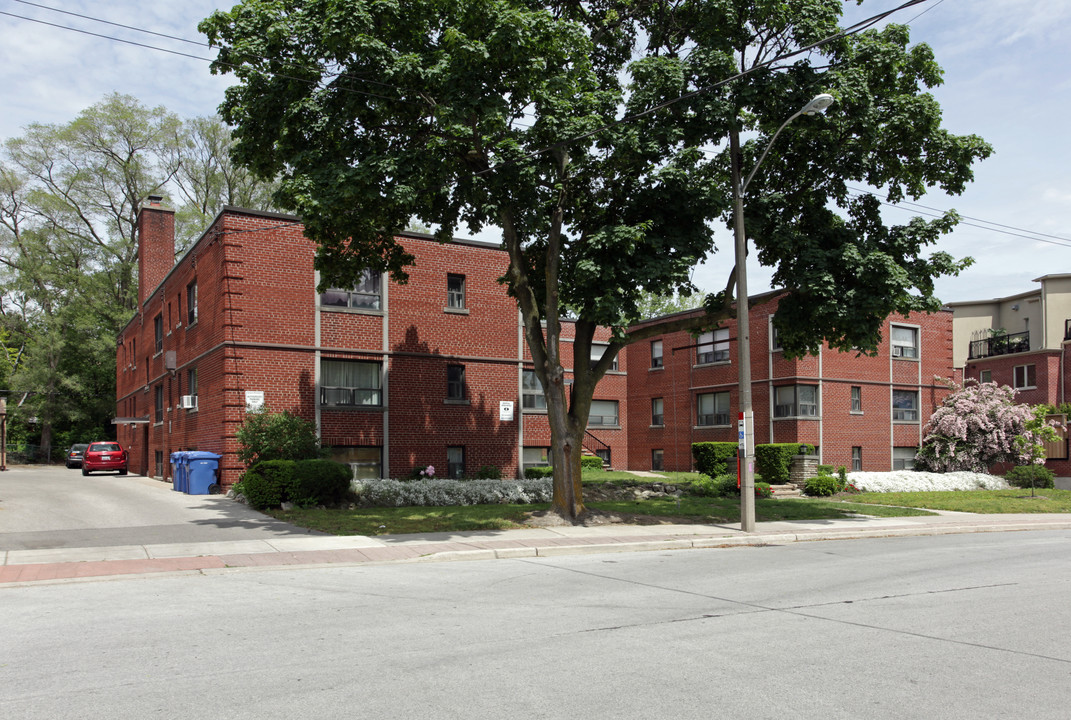 6 Anglesey Blvd in Toronto, ON - Building Photo