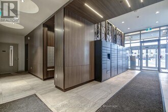 2550 Eglinton Ave W in Mississauga, ON - Building Photo - Building Photo