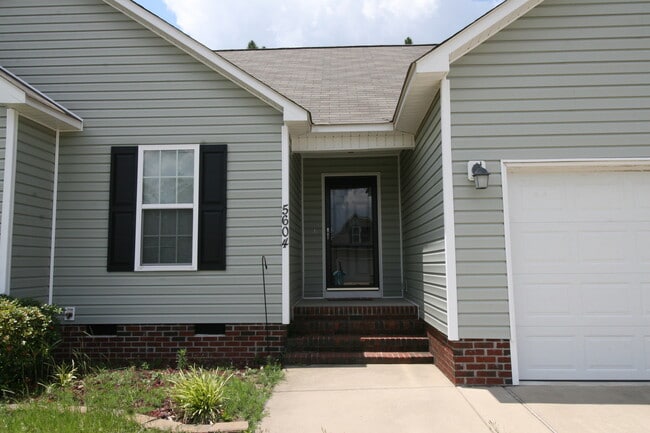 5604 Thackeray Dr in Fayetteville, NC - Building Photo - Building Photo