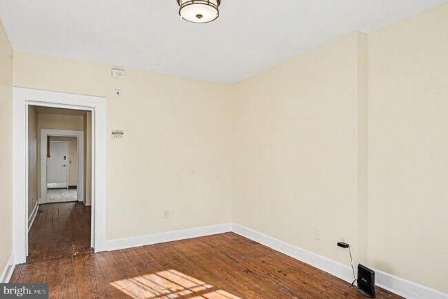 229 S Fremont Ave in Baltimore, MD - Building Photo - Building Photo