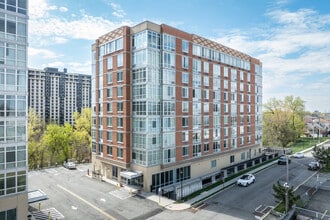 Trio Apartments in Palisades Park, NJ - Building Photo - Building Photo