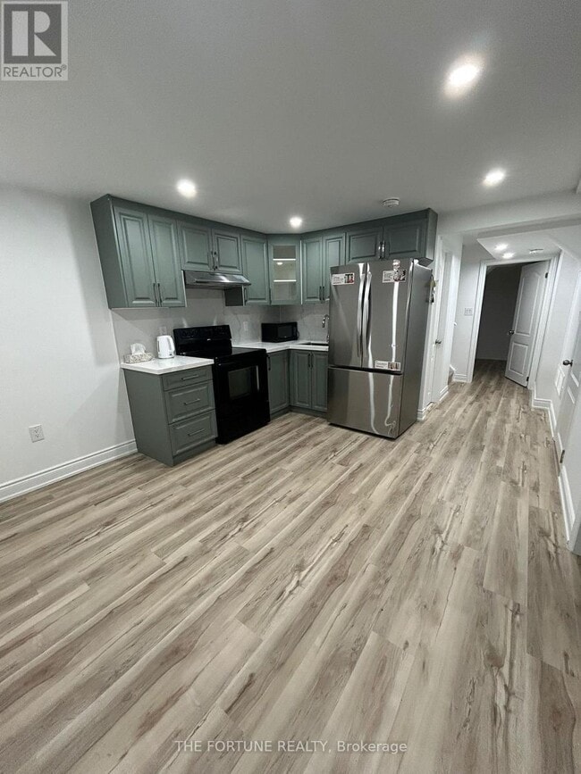 23 Bleasdale Ave in Brampton, ON - Building Photo - Building Photo