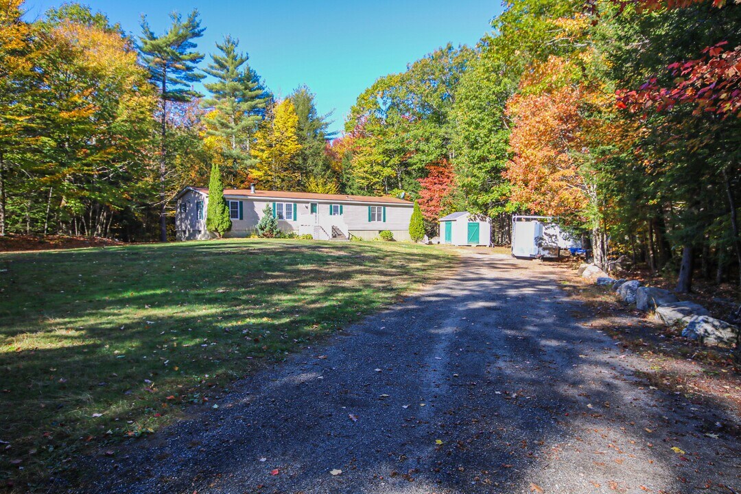 65 Harmons Hill Rd in Standish, ME - Building Photo