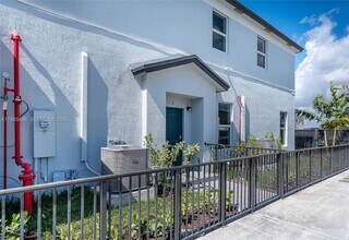 12470 SW 248th St in Princeton, FL - Building Photo - Building Photo