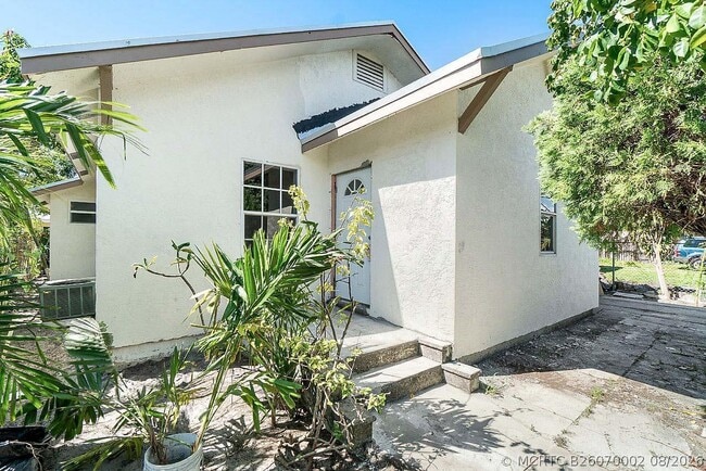 property at 420 Lilac Ct