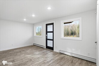 701 N Lucille St, Unit 4 in Wasilla, AK - Building Photo - Building Photo