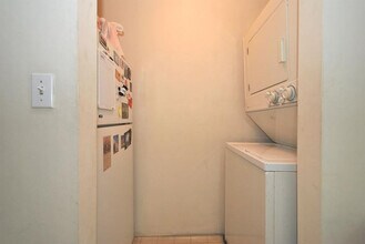 44 Linden St, Unit 4 in Brookline, MA - Foto de edificio - Building Photo