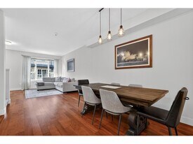 2501-161A 161A St in Surrey, BC - Building Photo