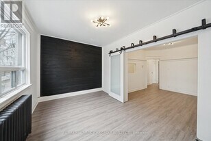 1578 A Queen St E in Toronto, ON - Building Photo