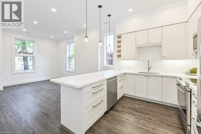 property at 139 MacNab St S