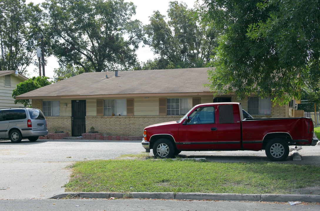 2514 Clara Ln in San Antonio, TX - Building Photo