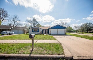 6835 Castleview Ln in Missouri City, TX - Building Photo