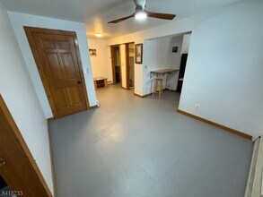 81 Main St in Roxbury Township, NJ - Building Photo - Building Photo