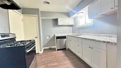 809 E Celeste Dr in Garland, TX - Building Photo - Building Photo