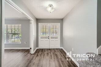 513 Oakhurst St in Brandon, FL - Building Photo - Building Photo