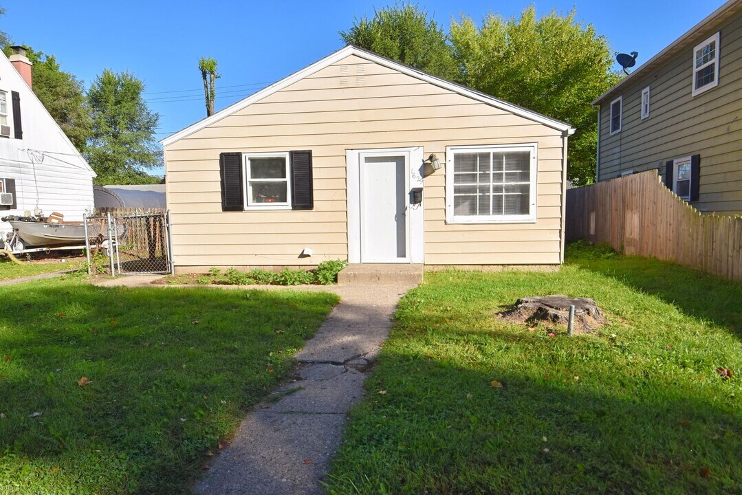 1629 E Bowman St in South Bend, IN - Building Photo