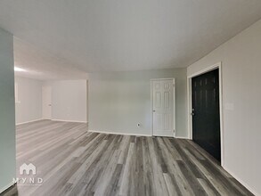 5906 Pineglen Ct in Riverdale, GA - Building Photo - Building Photo