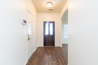 2920 Landing Edge Ln in Dickinson, TX - Building Photo - Building Photo