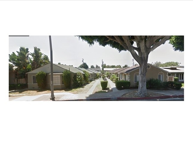 7711-7713 Painter Ave in Whittier, CA - Foto de edificio - Building Photo