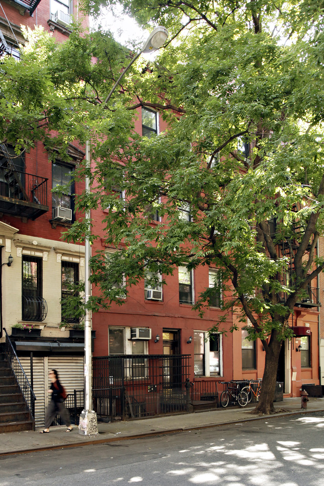 419 E Ninth St in New York, NY - Foto de edificio - Building Photo
